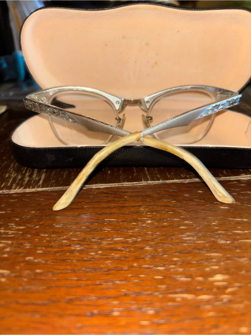 Vintage Cream Cat-Eye Glasses with Decorative Silver Corner Accents